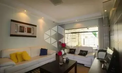 VENDA Sobrado com 222m² com 3 dormitórios (1 suíte) e 2 vagas no Planalto Paulista, próximo ao metrô