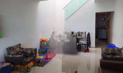 Casa a venda com 3 dormitórios e 2 vagas no Ipiranga