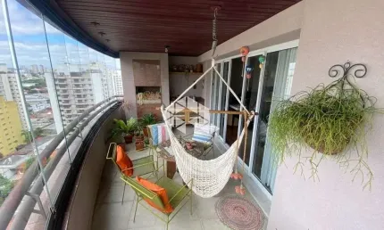 Apartamento a venda em Moema com 205m², 3 suites e 3 vagas de garagem