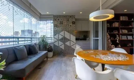 Apartamento á venda na Vila Andrade, com 4 suítes e 4 vagas.