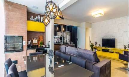 VENDA com ou sem RENDA Apartamento Barra Funda com 2 dormitórios, sendo 1 suíte, e 2 banheiros
