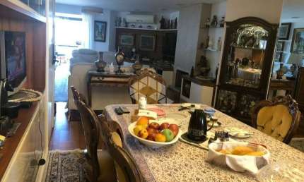 Apartamento à venda no Brooklin com 200m², 3 suítes e 3 vagas de garagem.