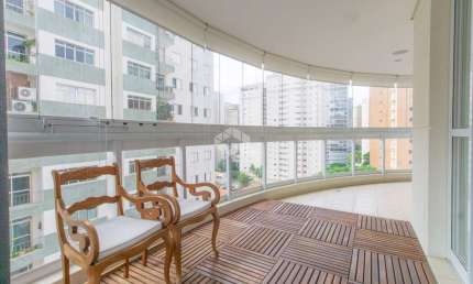 VENDA Apartamento 124m² com 3 suites, 3 vagas com DEPÓSITO em Moema