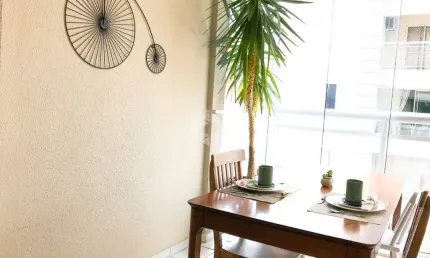 Apartamento à venda na Vila Olímpia com 65m², 2 dormitórios (sendo 1 suíte) e 1 vaga de garagem.