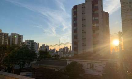 CASA PERDIZES  1 sala | 3 dormitórios | 1 suítes| 2 vagas | 3 banheiros | 400m² construído