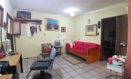Casa 3 dormitorios com Pátio proximo a orla do Guaiba
