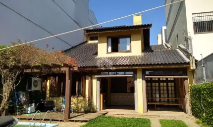 Casa com 3 quartos à venda na Rua Miguel Couto, 475, Menino Deus, Porto Alegre