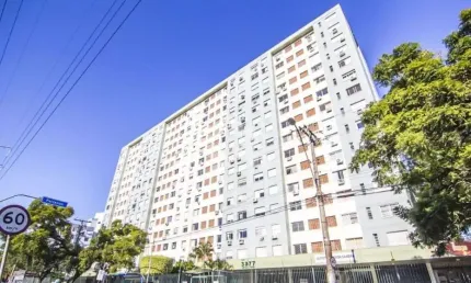 1 dormitório transformado em 2 dormitórios de Frente muito sol -semi mobiliado