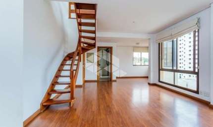 Cobertura de 2 dorm/quartos, 1 suite e 2 vagas no Bairro Menino Deus