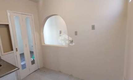 Apartamento  no bairro Medianeira de dois dormitórios  próximo a Oscar Pereira