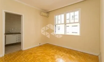 APARTAMENTO DE 2 DORMITÓRIOS NO MENINO DEUS PRÓXIMO AO HOSPITAL MÃE DE DEUS