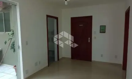 Apartamento 01 dormitório, com pátio no menino deus