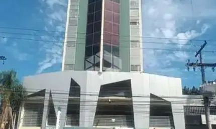 Conjunto comercial com amplo terraço e garagem dupla