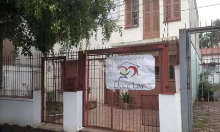 Casa com 4 quartos à venda na Rua Afonso Pena, 44, Azenha, Porto Alegre