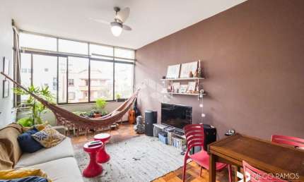 Apartamento com 3 dormitórios com 89m2 area priv no bairro Menino Deus