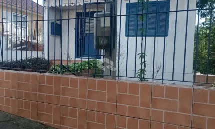 Casa com 3 quartos à venda na Rua Salvio Soares, 128, Nonoai, Porto Alegre