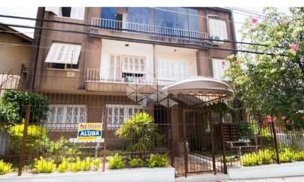 Apartamento dois  dormitórios primeiro andar na gloria