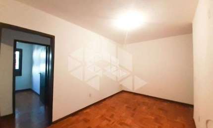 Apartamento   com 72 metros ,dois dormitórios na avenida da azenha