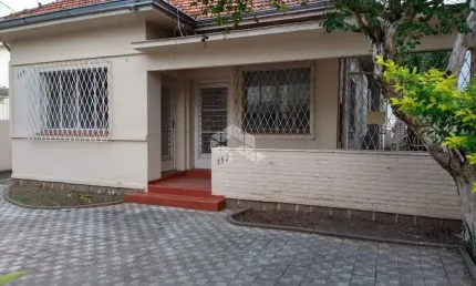 Casa comercial / residencial à venda no menino deus