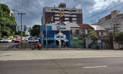 Terreno  com Casa em Avenida de Grande Fluxo bairro Rio Branco / Porto Alegre