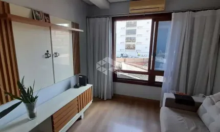 Apartamento 02 dormitórios e duas vagas no bairro azenha.