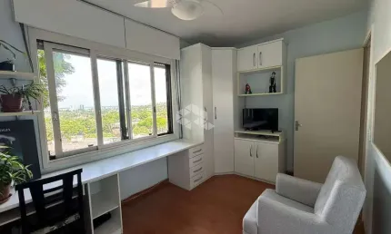 Apartamento de 02 dormitórios  -  Cidade Jardim - Porto Alegre