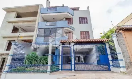 Cobertura à venda com 03 quartos e 02 vagas no bairro Medianeira em Porto alegre