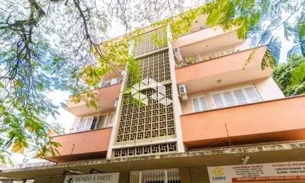 2 dormitório térreo 68m2 area privativa desocupado no menino deus