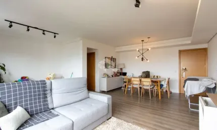 Apartamento com 2 dormitórios, na zona sul em frente a floricultura Winge