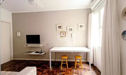 Apartamento de 01 dormitório, Mobiliado , no bairro Men. Deus