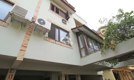 Casa em condomínio fechado com 3 quartos à venda na Rua Miguel Couto, 293, Menino Deus, Porto Alegre