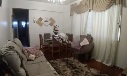 Apartamento em andar alto com dois dormitórios  com sacada com vista para o guaíba