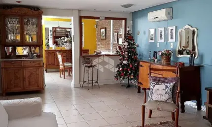 Casa com edícula, 4 quartos, 3 banheiros, 192 m², no santa tereza