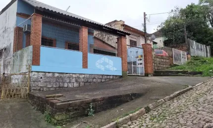 Casa com 180 m² e 4 quartos à venda no bairro partenon