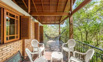 Casa com 5 quartos à venda na Rua Camerino, 28, Petrópolis, Porto Alegre