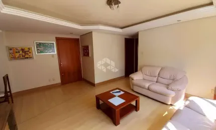 Apartamento no bairro Petrópolis,, 2 dormitórios e vaga