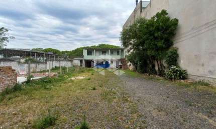 Terreno com aproximadamente 700² no bairro Cavalhada
