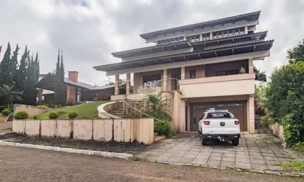 Linda Casa de 4 dormitórios e 2 suítes, no Condomínio Condado de Castella/Viamão