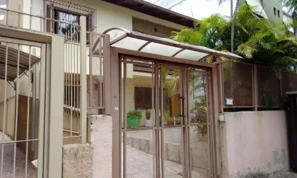 Casa com 5 quartos à venda na Rua Barão de Teffe, 260, Menino Deus, Porto Alegre