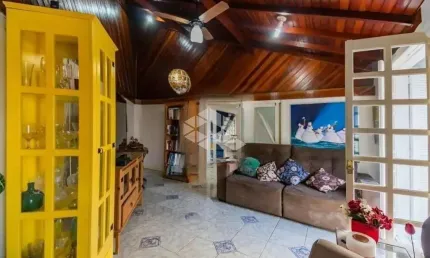 Casa com 3 quartos à venda na Rua Doutor Ernesto Miranda, 195, Jardim São Pedro, Porto Alegre