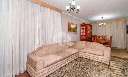 Casa com 3 dormitórios, 1 vaga no bairro Jardim Leopoldina
