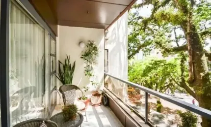 Vende-se Apartamento 3 Quartos, 2 banheiros, 1 suite , 1 Vaga - , 143 metros privativos no bairro Menino Deus, por R$ 750.000,00