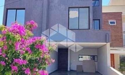 CASA EM CONDOMÍNIO 3 QUARTOS E TRÊS BANHEIROS COM TERRAÇO GOURMET