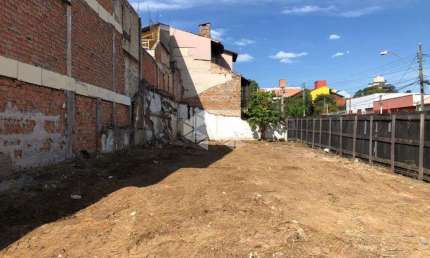 Crédito Real vende terreno de 10 X 30 no bairro Vila Ipiranga.