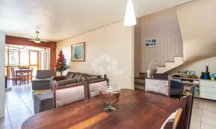 Crédito Real, vende Casa/Sobrado de 3 quartos no bairro Jardim Itu Sabará em Porto Alegre /RS.
