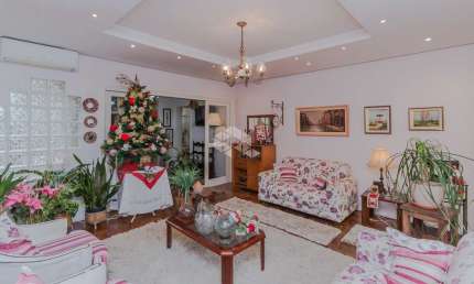 CASA 3 DORMITÓRIOS,1 SUÍTE, 3 VAGAS, NO BAIRRO VILA IPIRANGA