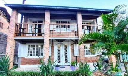 Casa com 4 quartos 3 suítes  no condomínio Cantegril