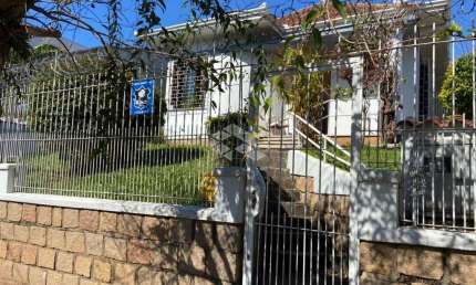 Casa Residencial ou Comercial no Bairro Cristo Redentor