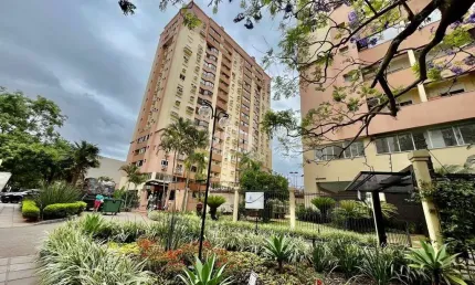 Apartamento de 95m² com 3 Dormitórios &amp; 2 Vagas à Venda na Vila Ipiranga