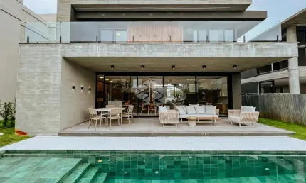 Casa em condomínio 240m², 5 dormitórios, Velas da Marina, Capão